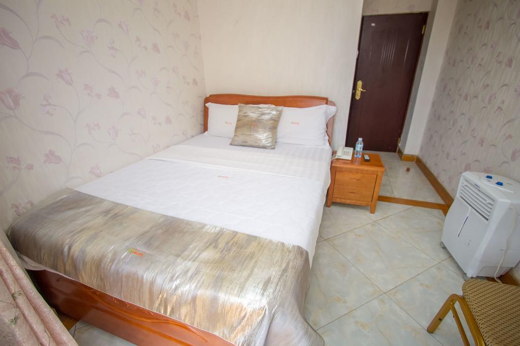 Sal'S Boutique Hotel Kampala Esterno foto