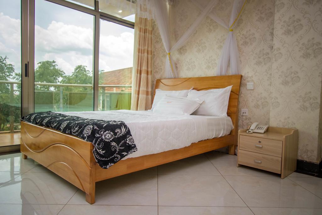 Sal'S Boutique Hotel Kampala Esterno foto