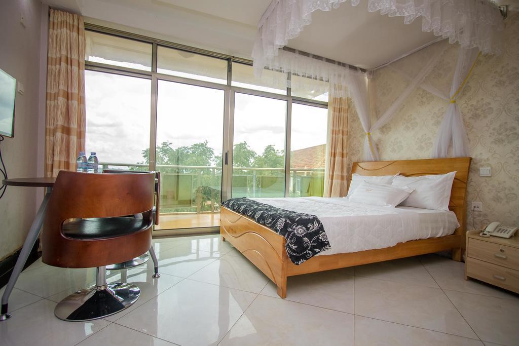 Sal'S Boutique Hotel Kampala Esterno foto