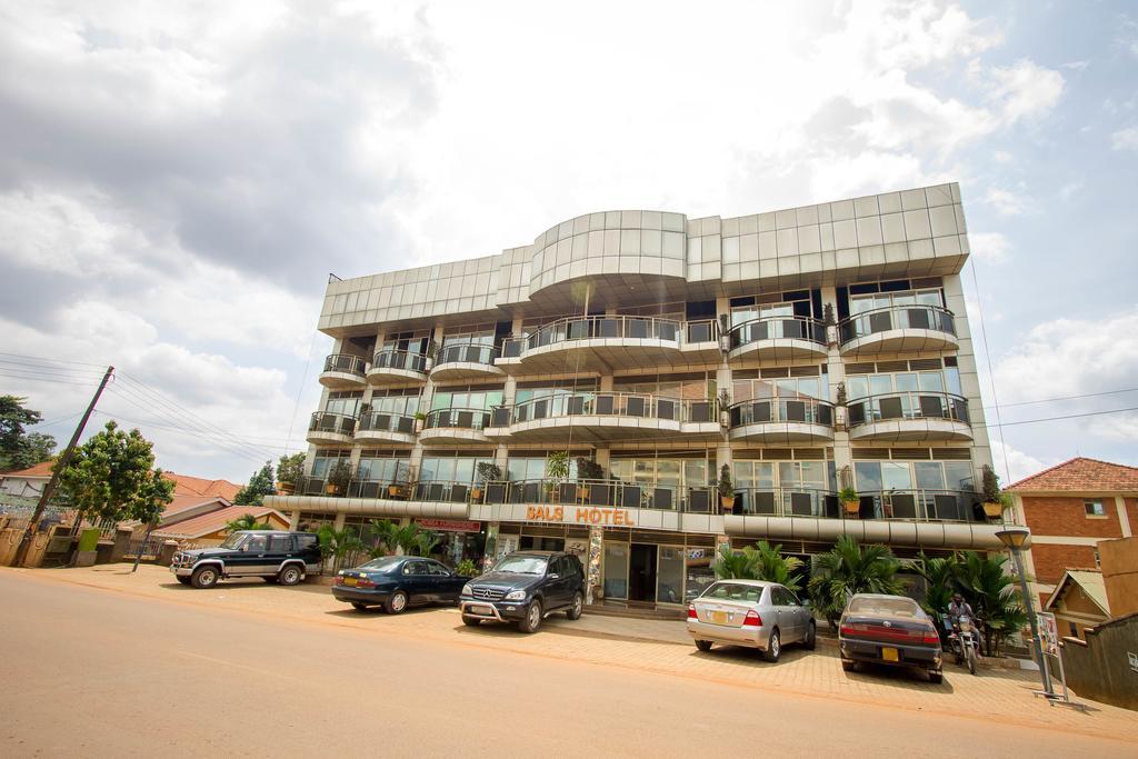 Sal'S Boutique Hotel Kampala Esterno foto